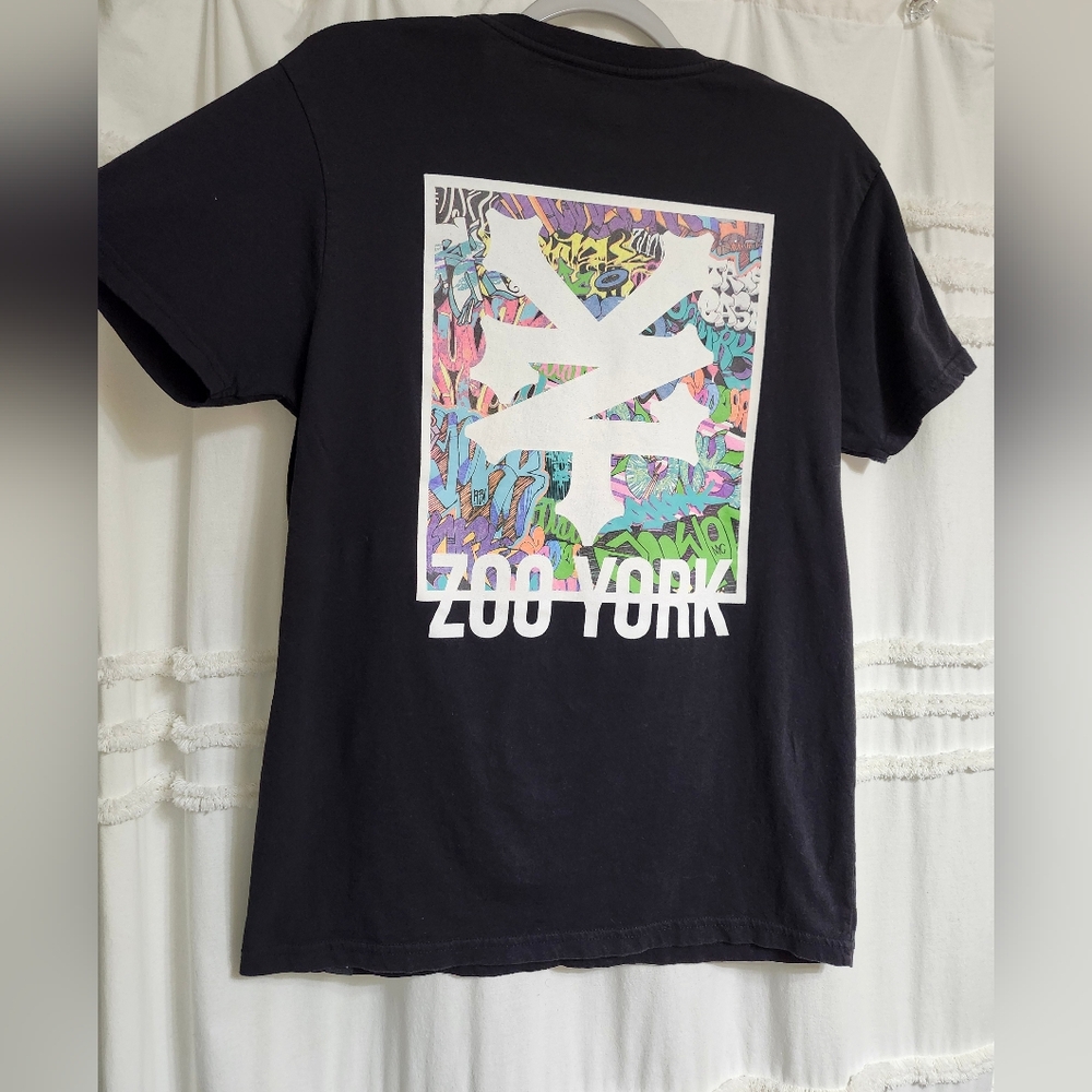 Zoo York Black Tee with Vibrant Graphic.
